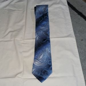 VAN HEUSEN MENS TIE